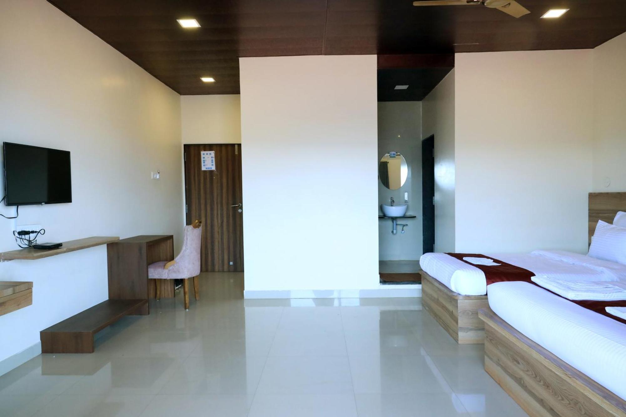 Trattino Resorts Panchgani Exteriör bild