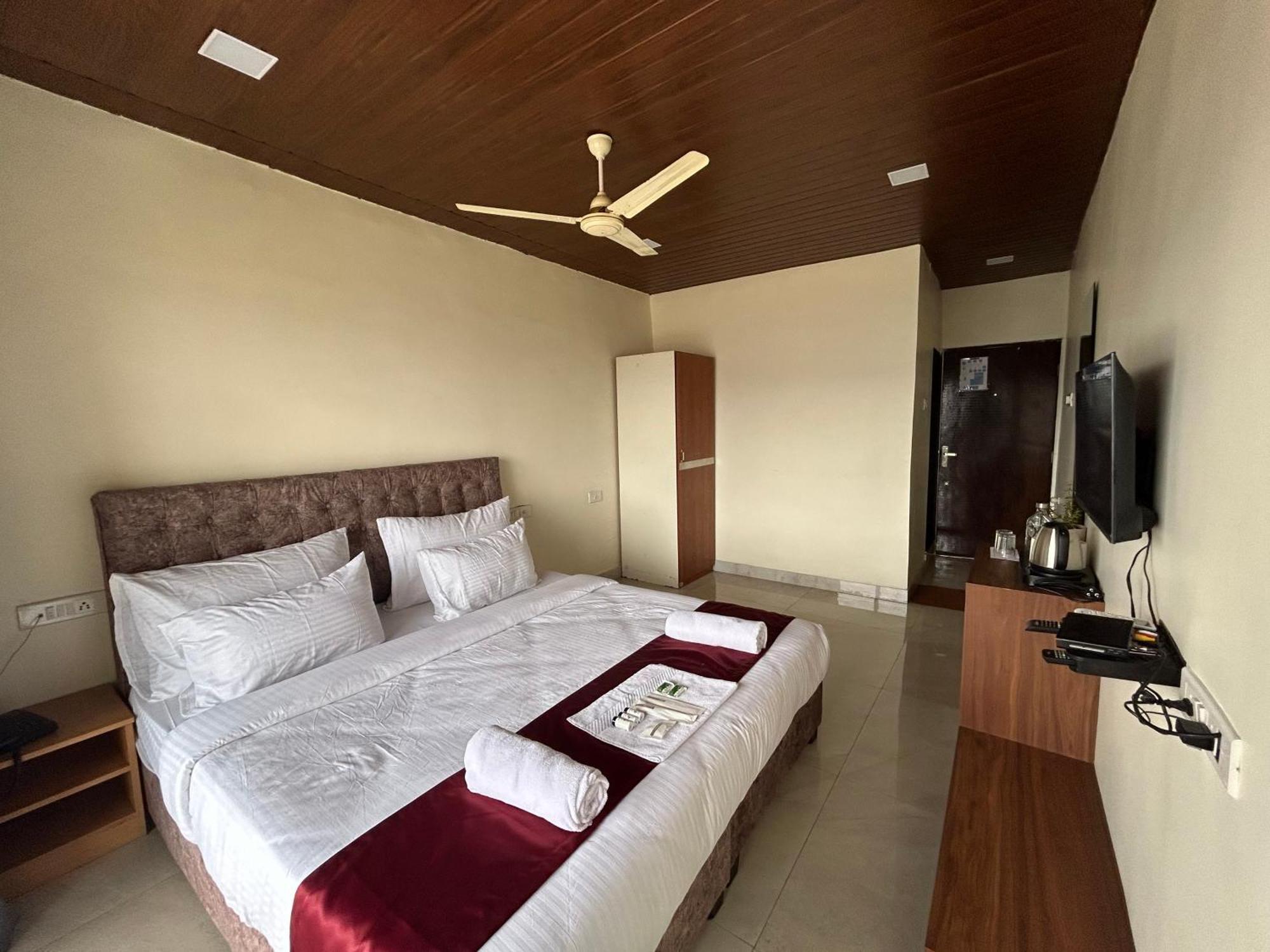 Trattino Resorts Panchgani Exteriör bild