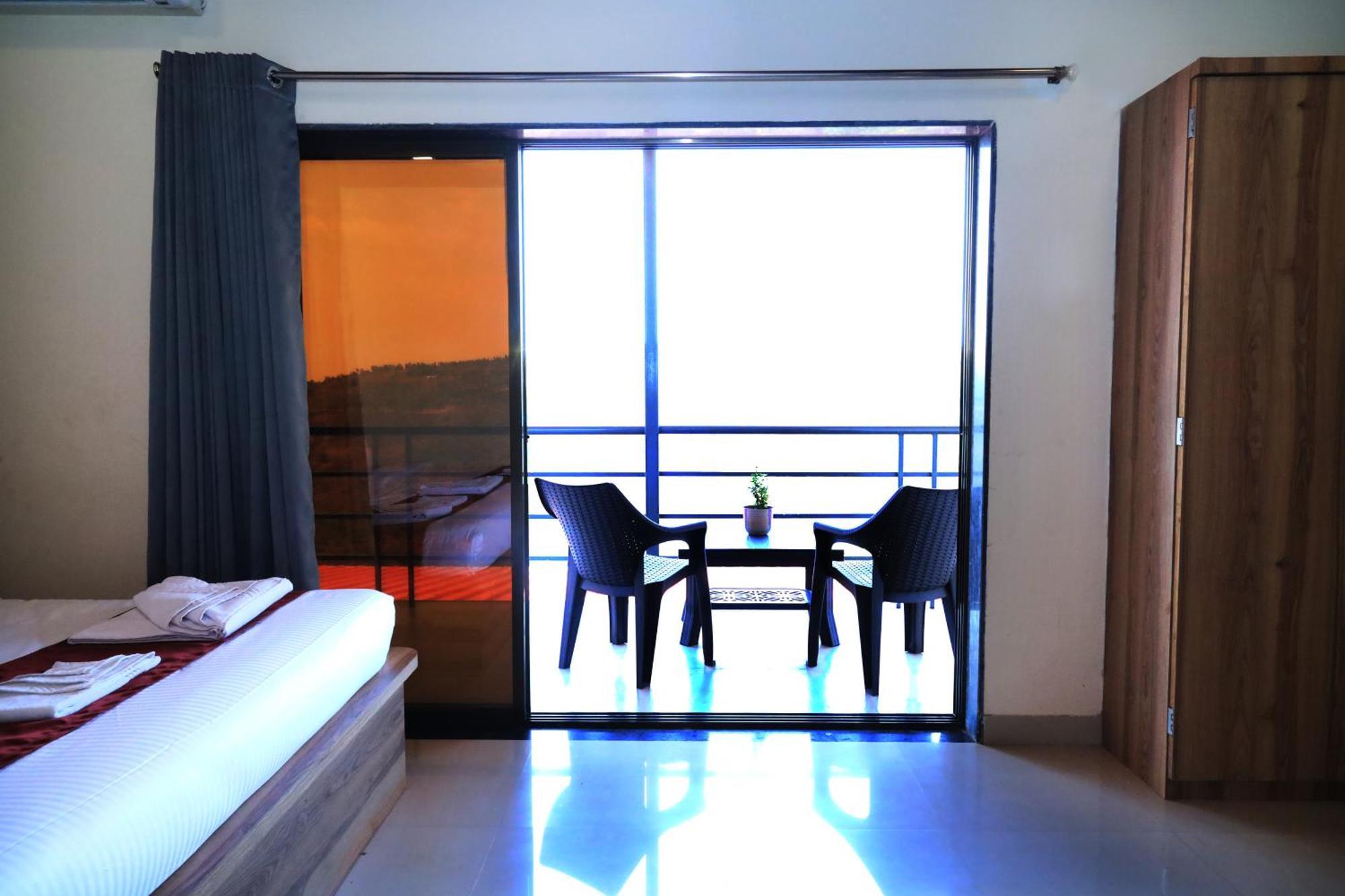Trattino Resorts Panchgani Exteriör bild