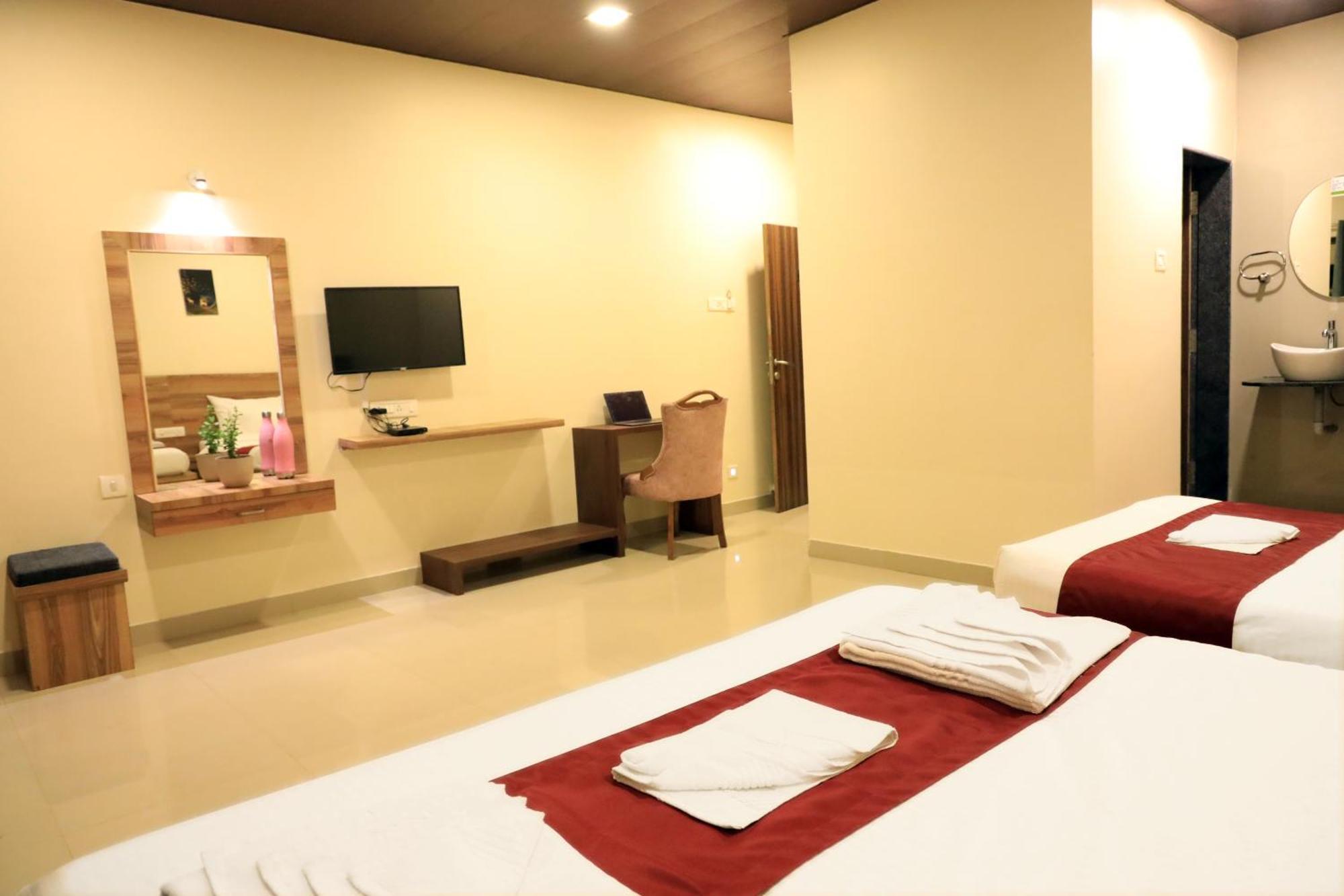 Trattino Resorts Panchgani Exteriör bild