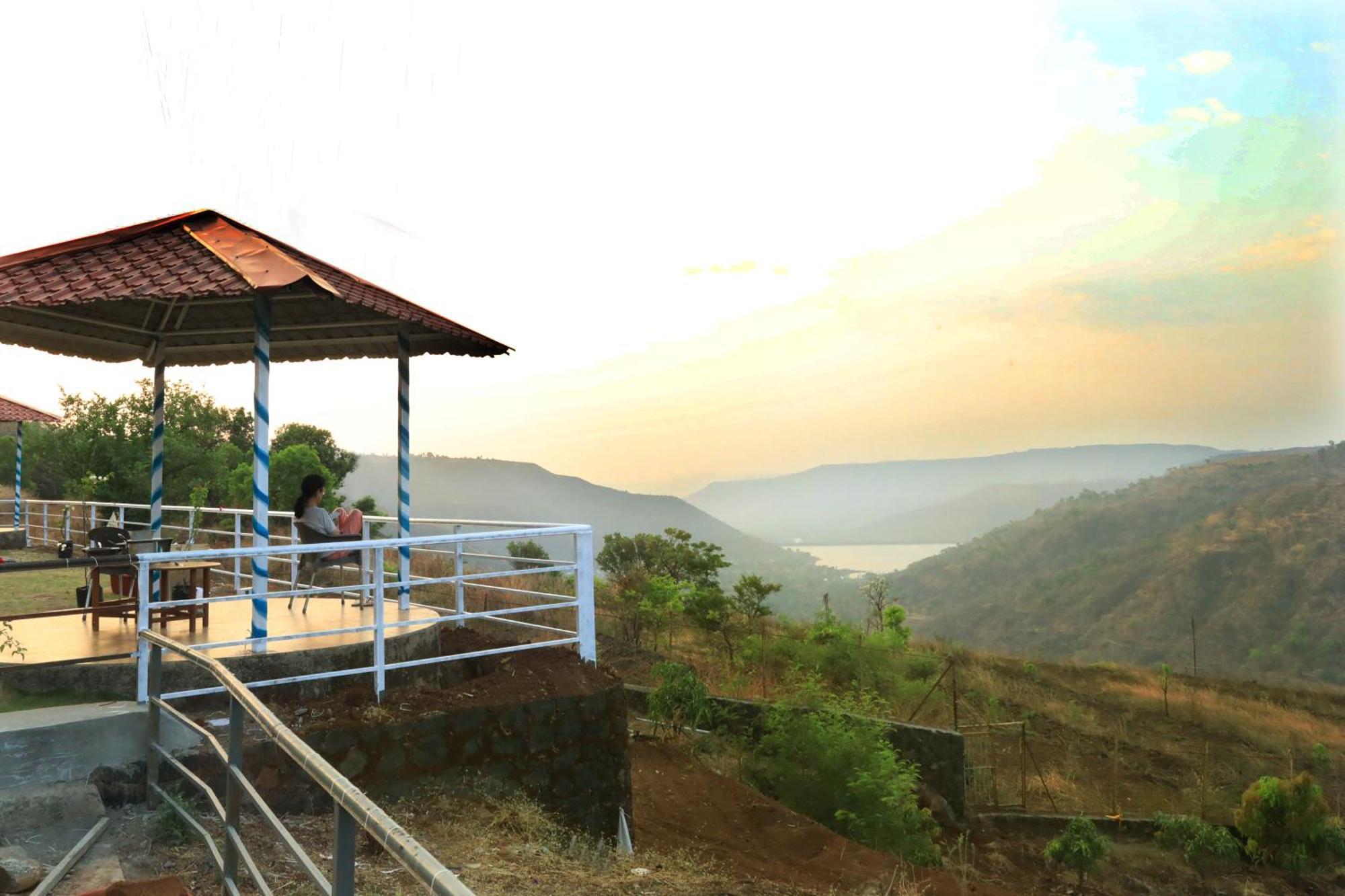 Trattino Resorts Panchgani Exteriör bild